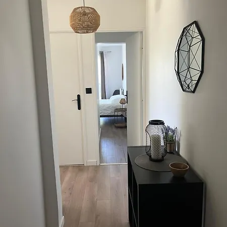 37m With Terrace And Garden Near The Sea *