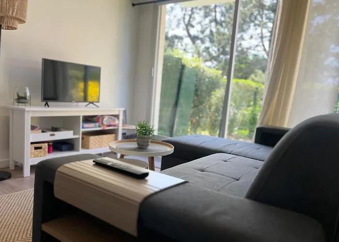 37m With Terrace And Garden Near The Sea Apartmán